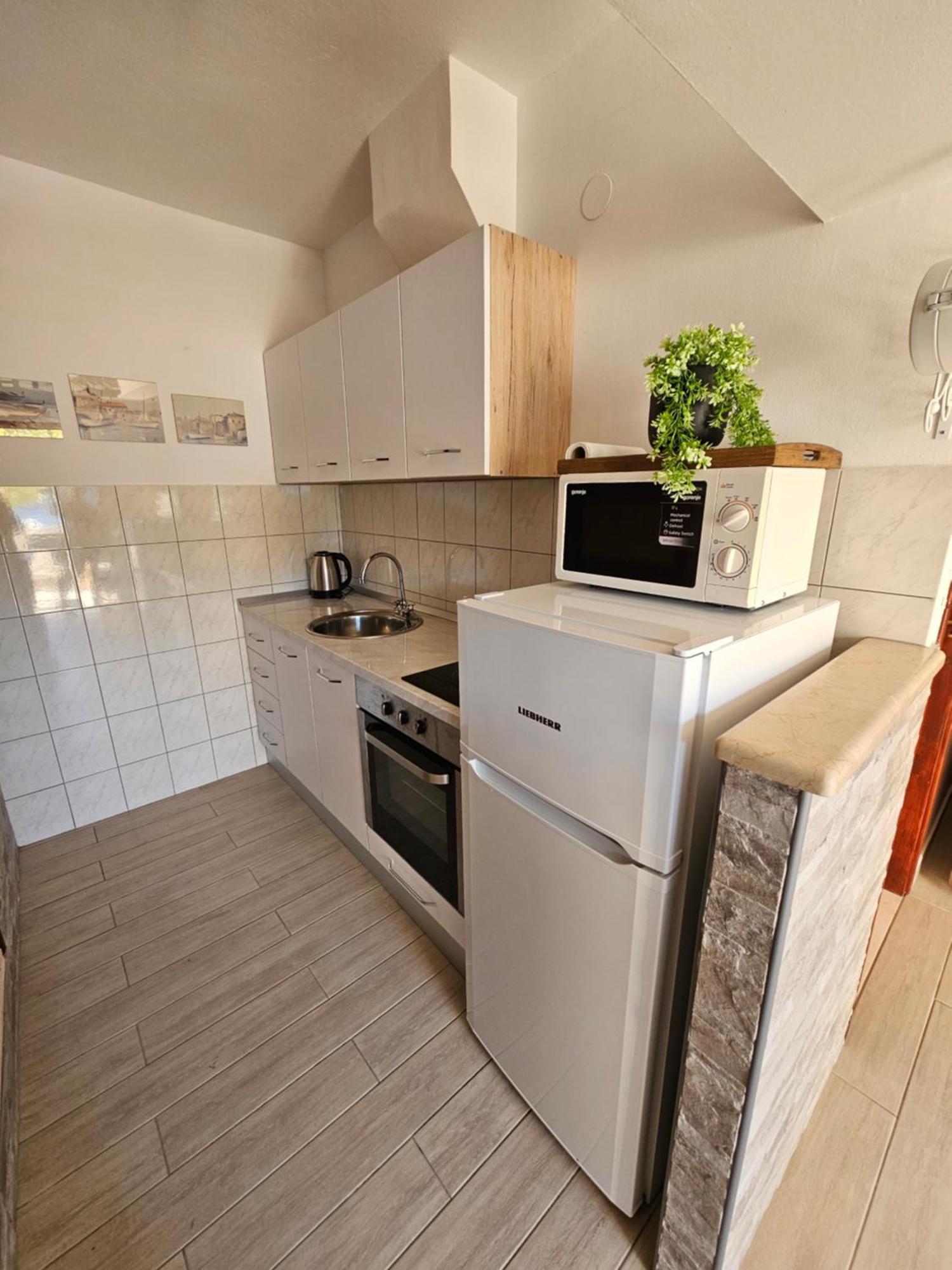 Apartments Melany Slano Exterior photo