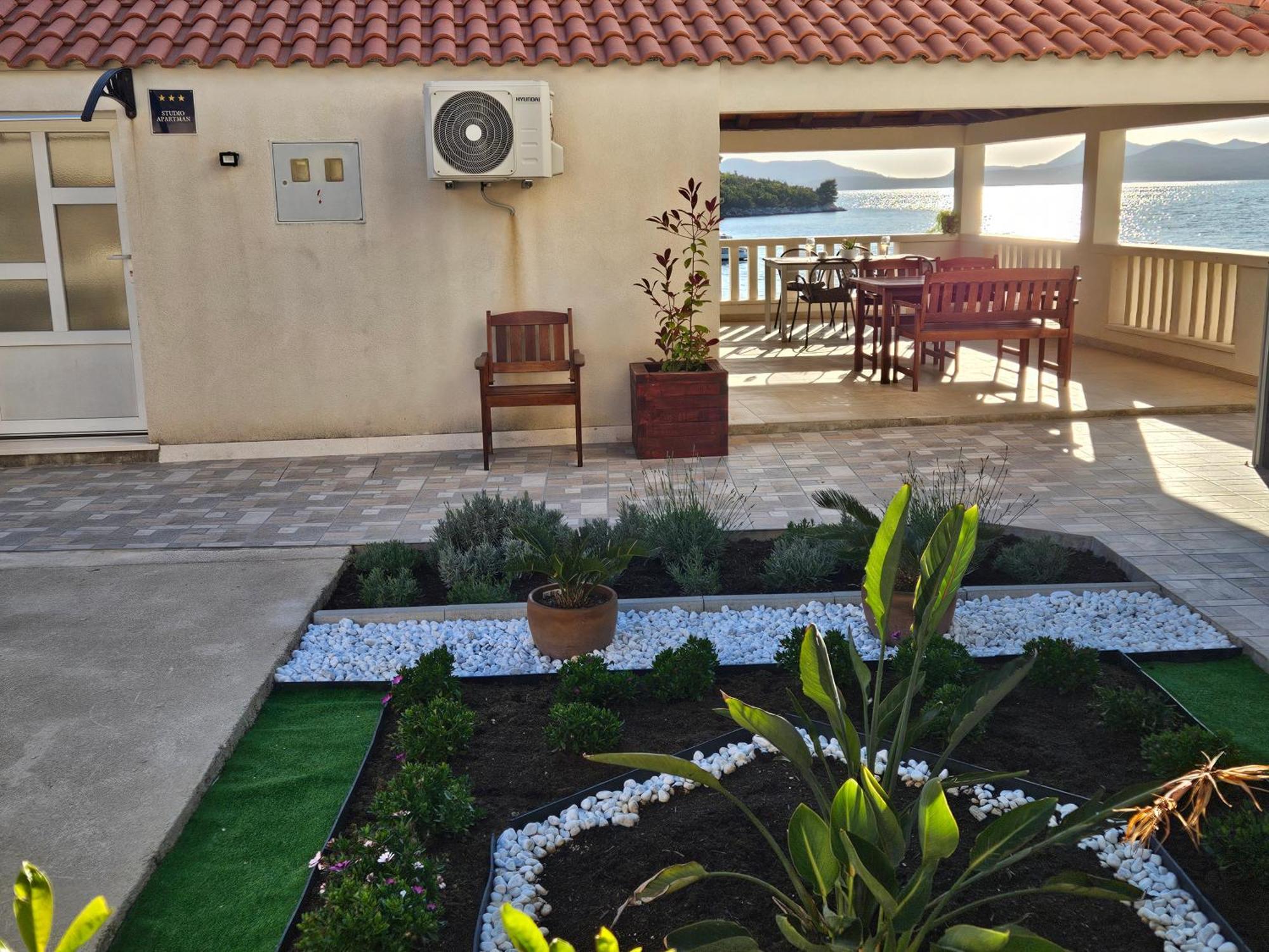 Apartments Melany Slano Exterior photo